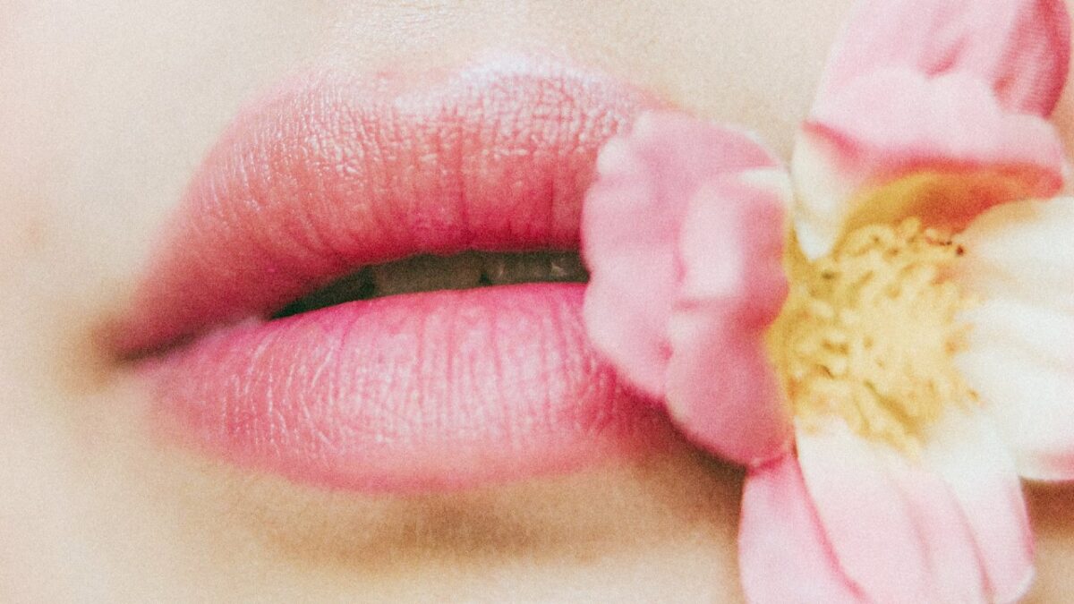 Giornata del Bacio: 4 prodotti per labbra perfette assolutamente da provare