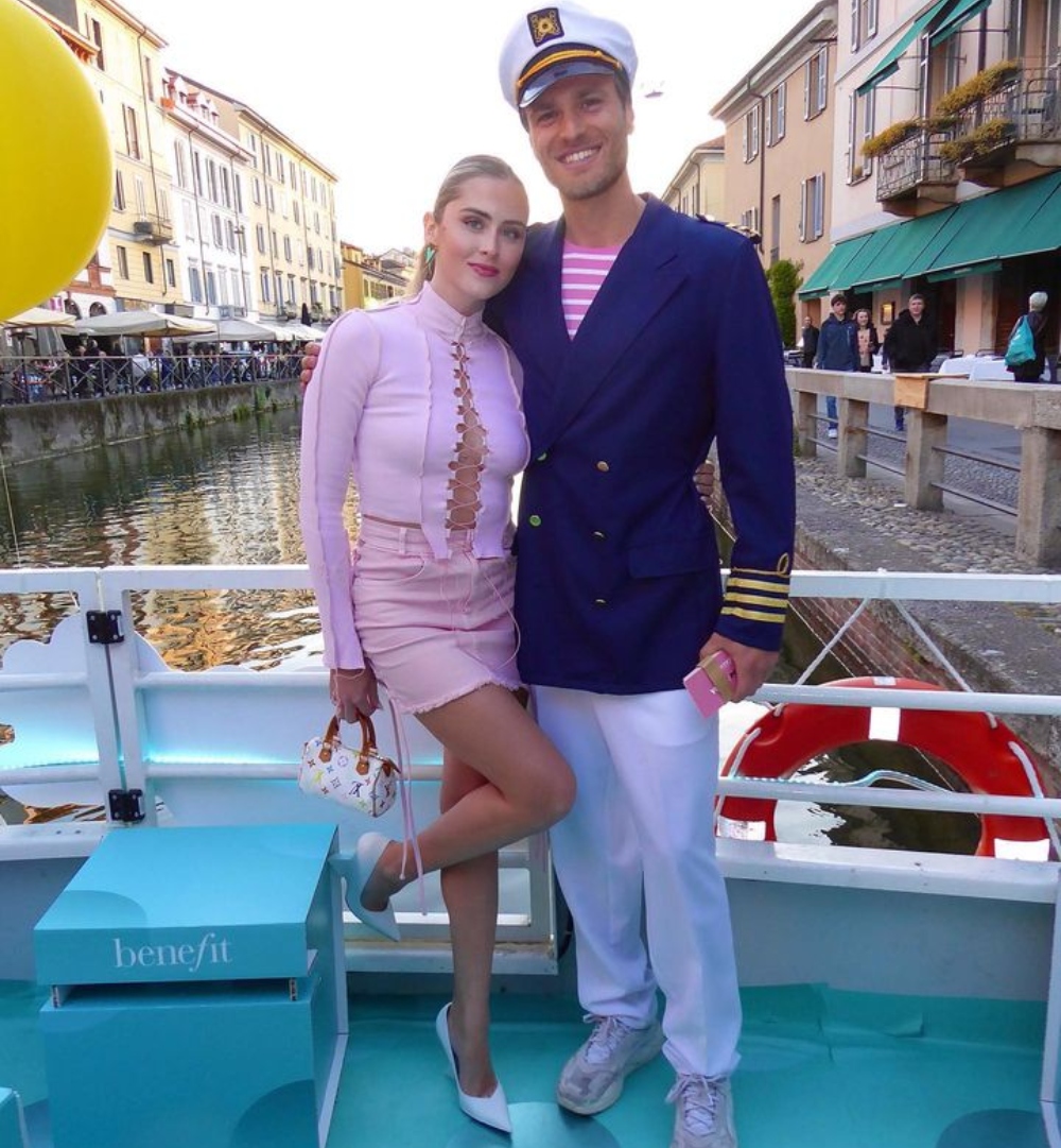 Galleria foto 'Valentina Ferragni alla Milano Design Week: lo stiloso Look Barbiecore è costosissimo!' - foto 1