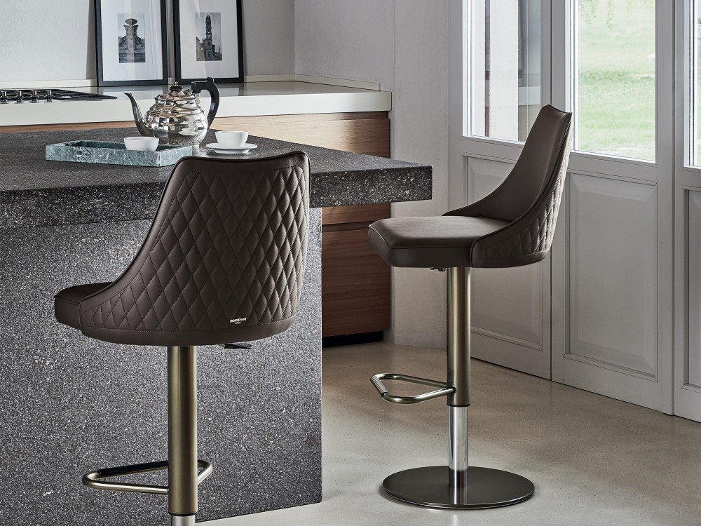 Galleria foto 'Sgabelli alti, bassi, regolabili e girevoli: i 5 più belli per la tua Cucina' - foto 6