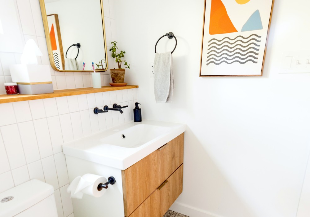 Galleria foto 'Come ristrutturare il Bagno spendendo pochissimo: 5 trucchi imperdibili!' - foto 2