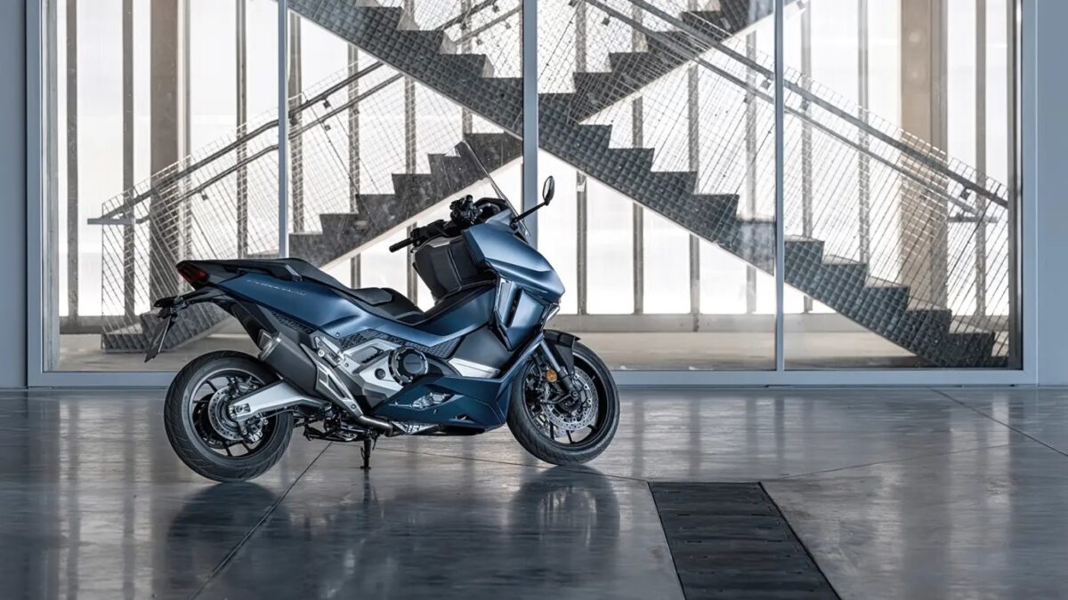 Galleria foto 'Maxi Scooter in Sfida, Yamaha T-Max 560 vs Honda Forza 750. Ecco chi vince…' - foto 3