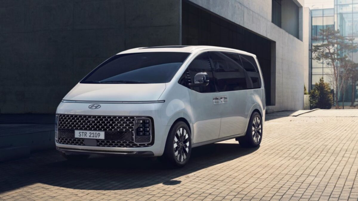 Galleria foto 'Hyundai Staria vs Volkswagen ID.Buzz: la Sfida tra le Monovolume più rivoluzionarie del momento!' - foto 2