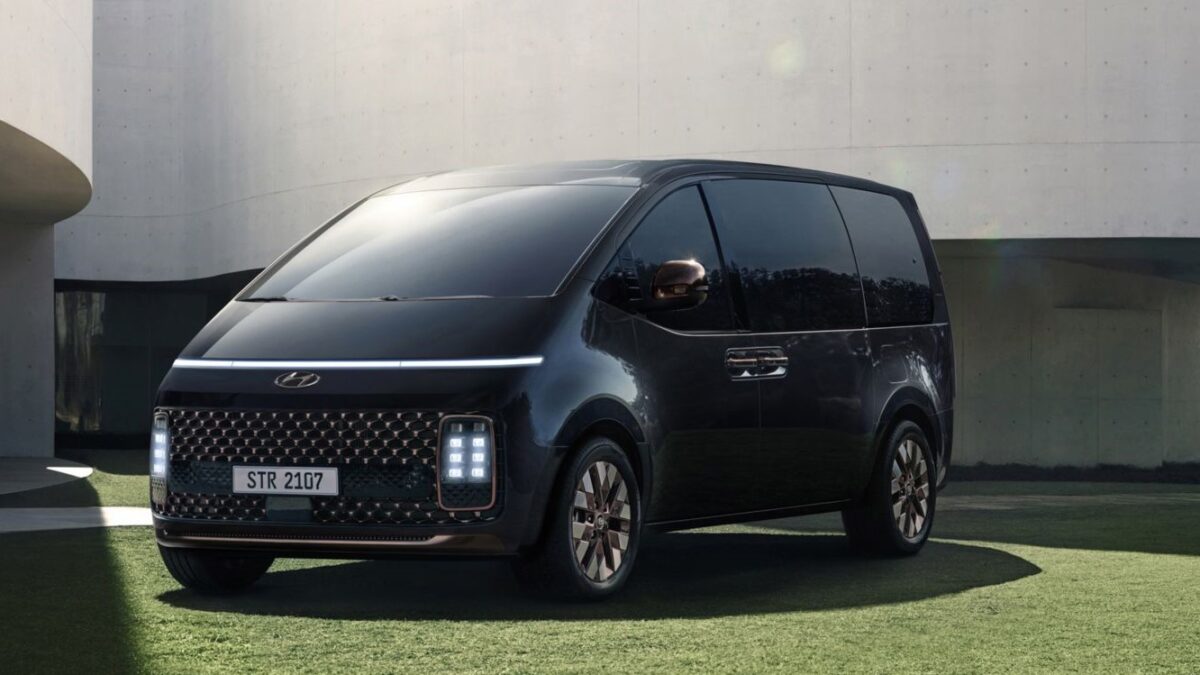 Galleria foto 'Hyundai Staria vs Volkswagen ID.Buzz: la Sfida tra le Monovolume più rivoluzionarie del momento!' - foto 4