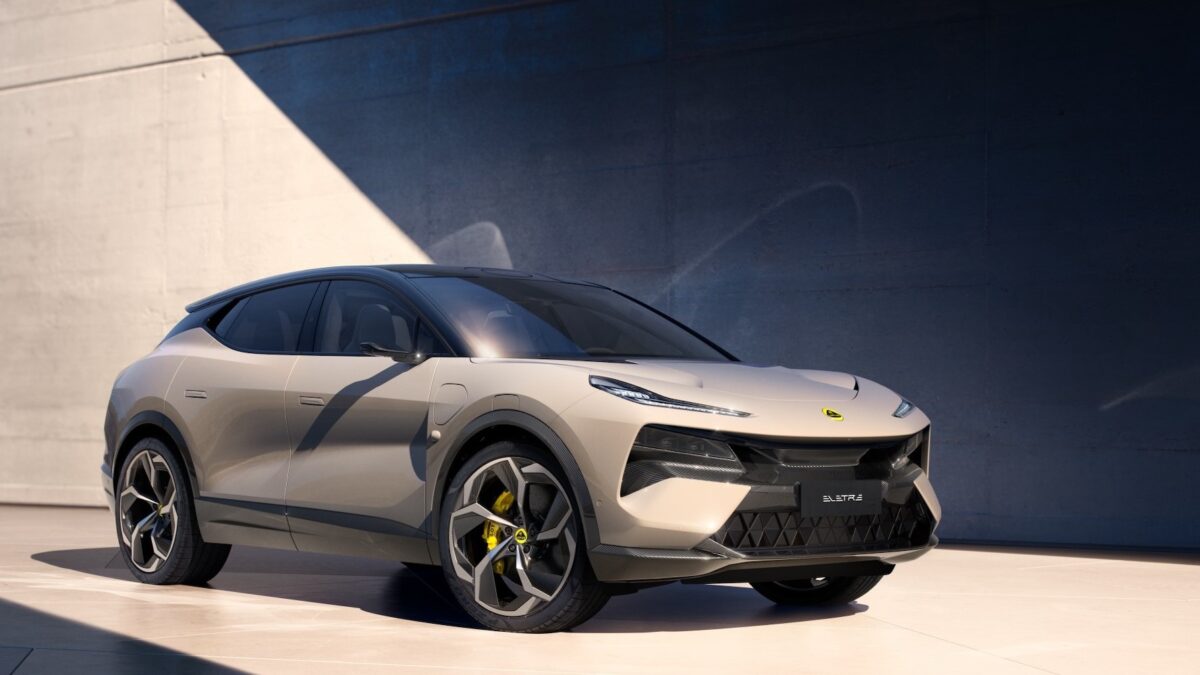 Galleria foto 'Tesla Model X vs Lotus Eletre: due innovativi SUV Elettrici a confronto!' - foto 3