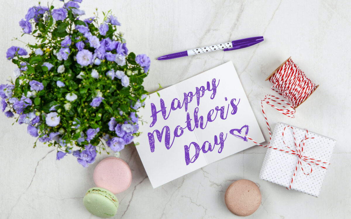 Festa della Mamma: 4 profumi che ci fanno pensare a lei