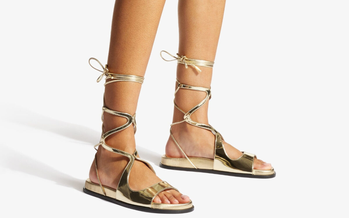 Sandali oro e argento, 8 modelli davvero trendy da indossare in estate!
