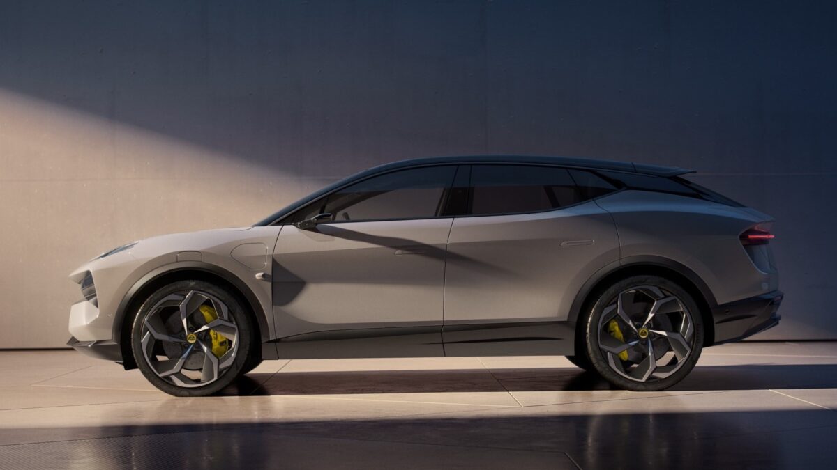 Galleria foto 'Tesla Model X vs Lotus Eletre: due innovativi SUV Elettrici a confronto!' - foto 5