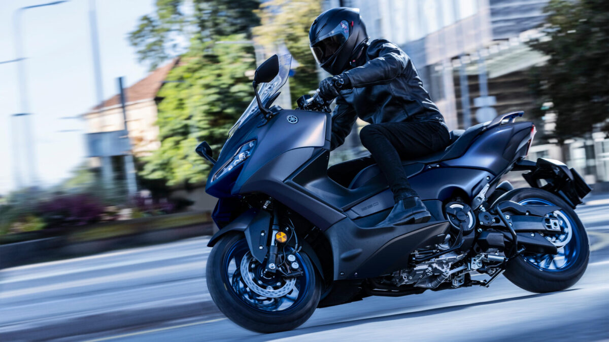 Galleria foto 'Maxi Scooter in Sfida, Yamaha T-Max 560 vs Honda Forza 750. Ecco chi vince…' - foto 2