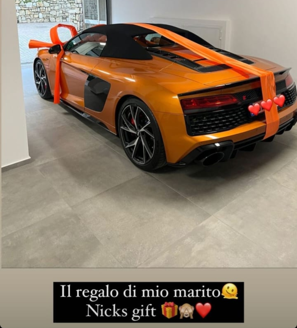 Galleria foto 'Elettra Lamborghini, il regalo di Lusso del marito Afrojack è degno del suo nome. Pazzesco!' - foto 1