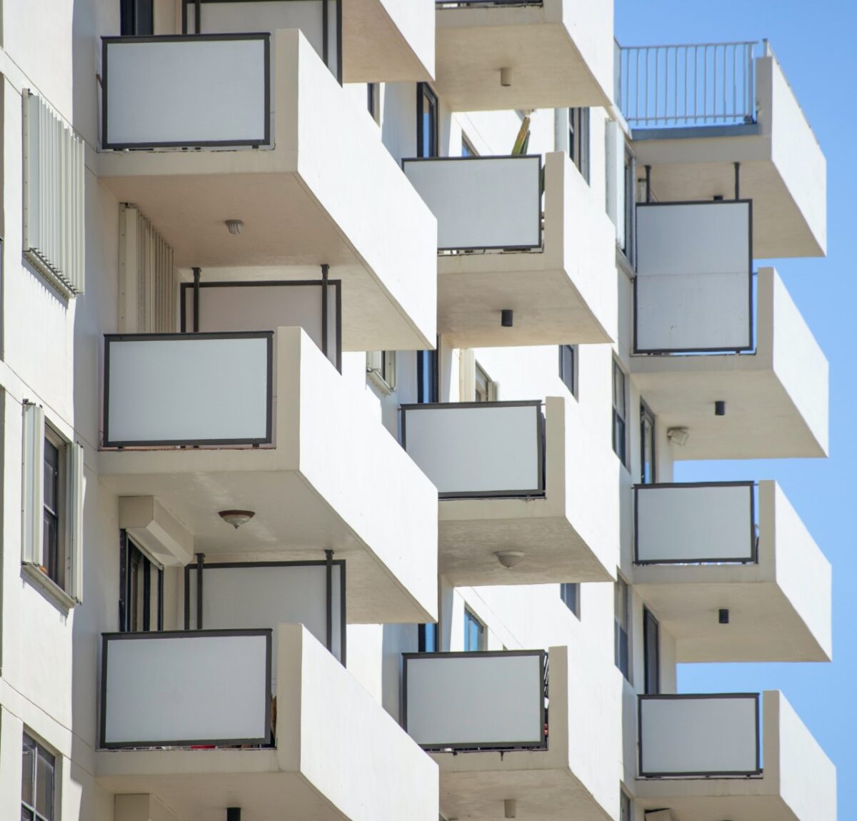 Galleria foto 'Come schermare il Balcone e proteggere la tua Privacy: 5 soluzioni efficaci!' - foto 4