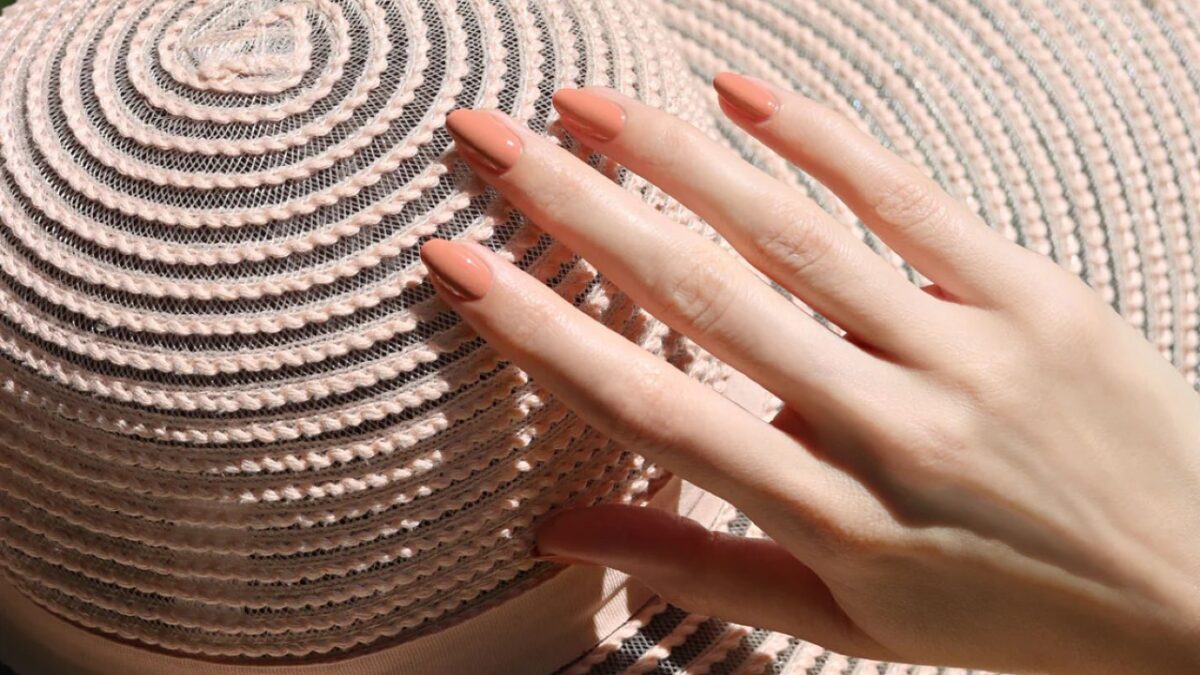 Smalto al Mare, come farlo durare di più: 7 tips imperdibili per una manicure perfetta