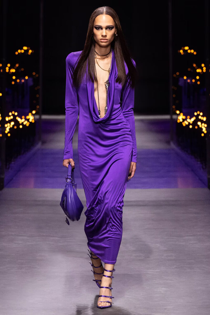 Galleria foto 'Viola: 10 Capi e Accessori must have nel colore più trendy del momento' - foto 11