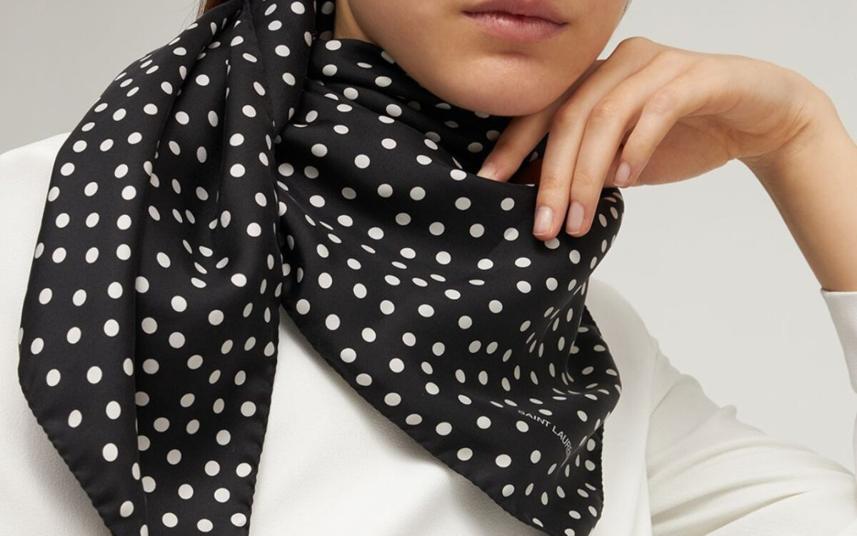 Foulard a pois, 6 proposte decisamente trendy!