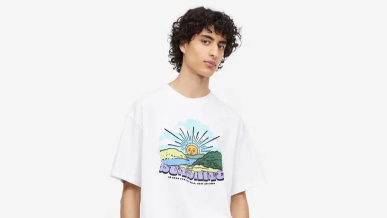 H&M Uomo, 6 Costumi e T-shirt per un’Estate al mare davvero Wow