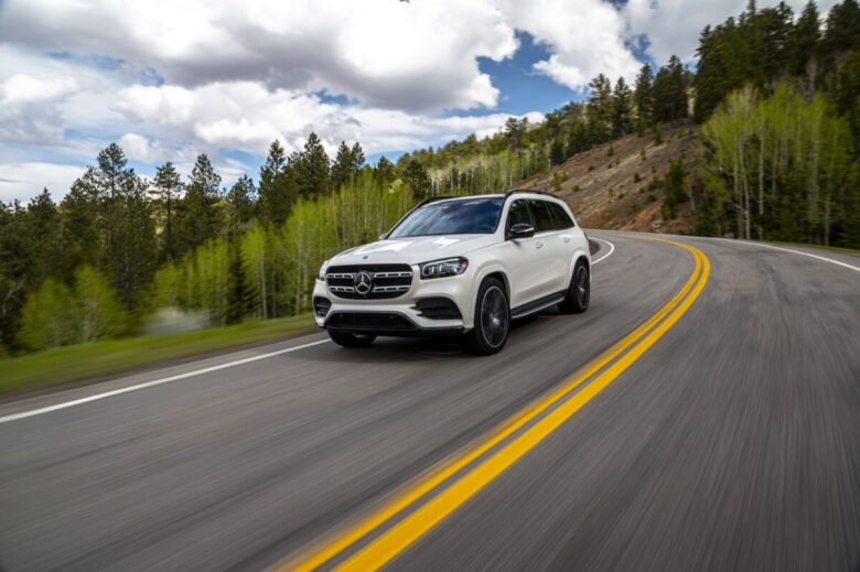 Mercedes-Benz GLS vs BMW X7 sfida