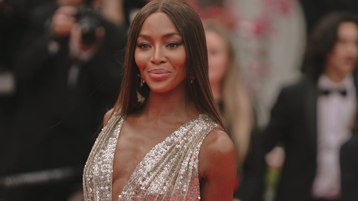 Naomi Campbell di nuovo Mamma a 53 anni: ritratto di famiglia griffatissimo!