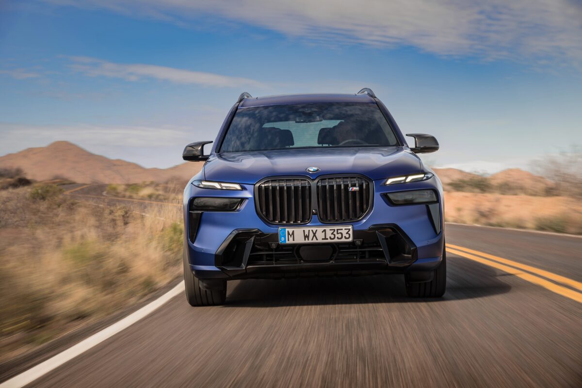 Galleria foto 'Mercedes-Benz GLS vs BMW X7, la Sfida dei maxi SUV!' - foto 1