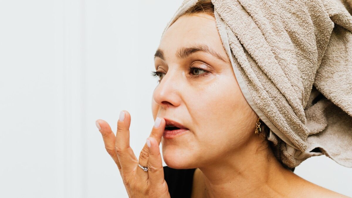 Galleria foto '7 Proprietà dell’Olio di Cocco: i benefici per Pelle e Capelli che forse non conosci' - foto 5