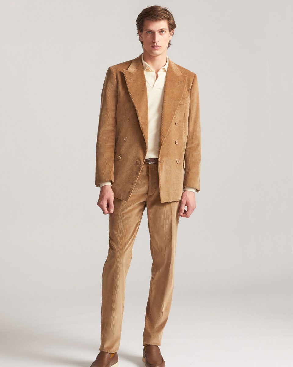 Galleria foto 'Pantaloni Chino, un classico da Uomo: i 4 da acquistare subito!' - foto 1