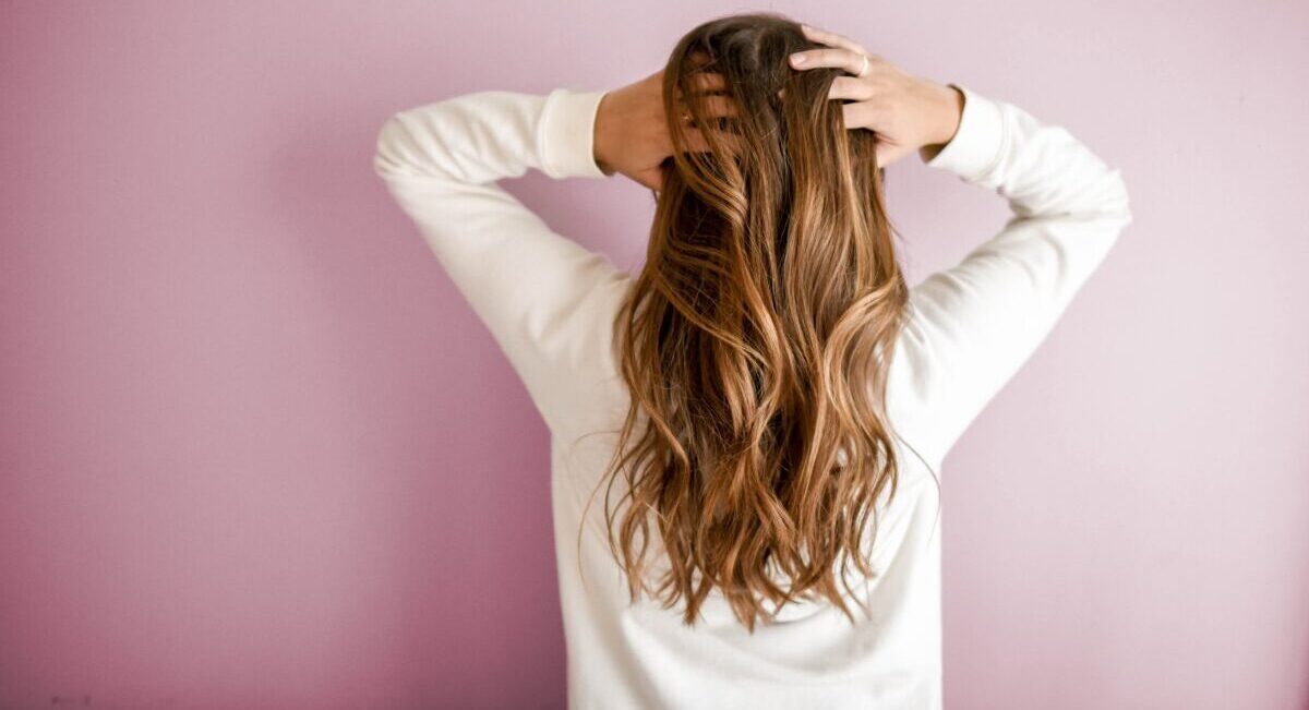 Galleria foto '7 Proprietà dell’Olio di Cocco: i benefici per Pelle e Capelli che forse non conosci' - foto 3