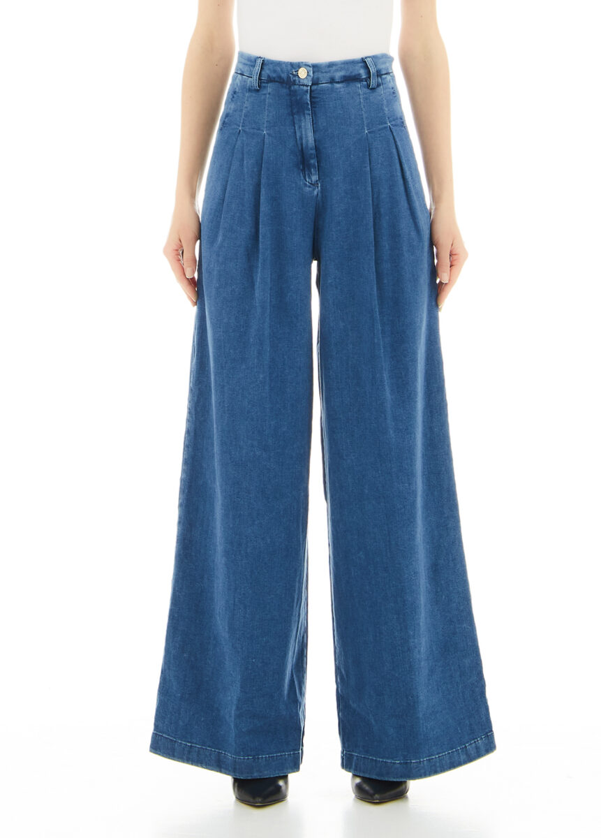 Galleria foto 'Fianchi larghi, come vestirsi: 7 trucchi di Stile per mascherarli al meglio' - foto 7