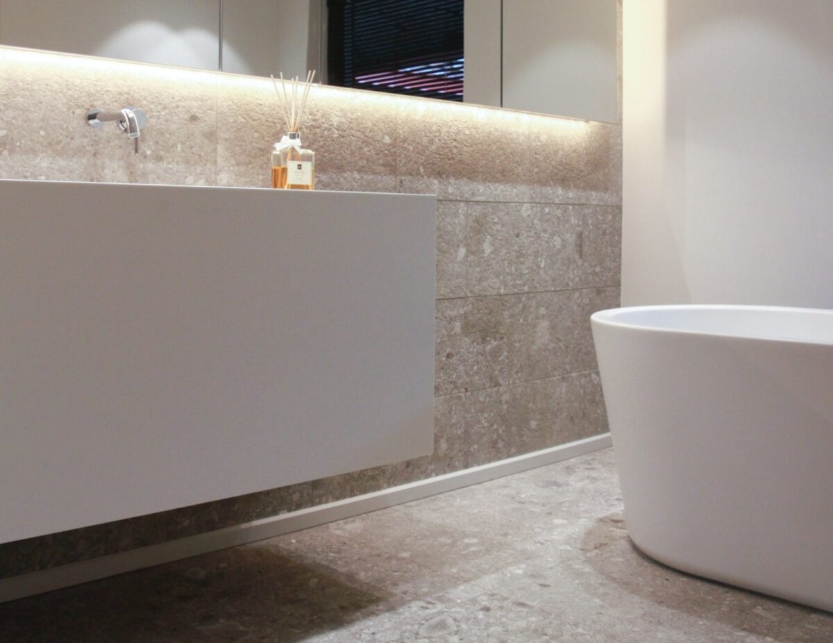 Galleria foto 'Una Casa autentica con i Rivestimenti in Pietra: interni caldi e accoglienti' - foto 2