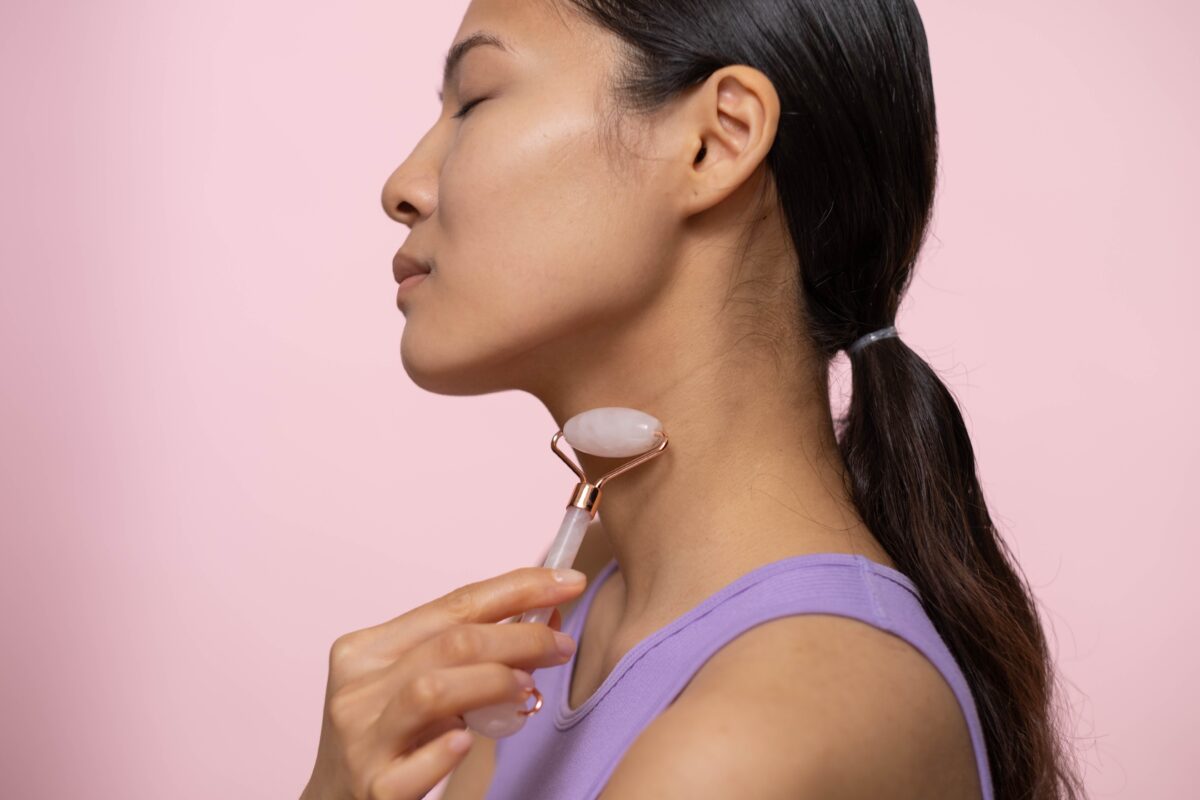 Galleria foto 'Come fare una pulizia del viso efficace: 4 preziosi consigli' - foto 2