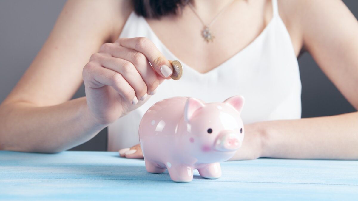 Come sentirsi più Ricchi con il solito Budget Mensile: 12 idee per Risparmiare in Casa
