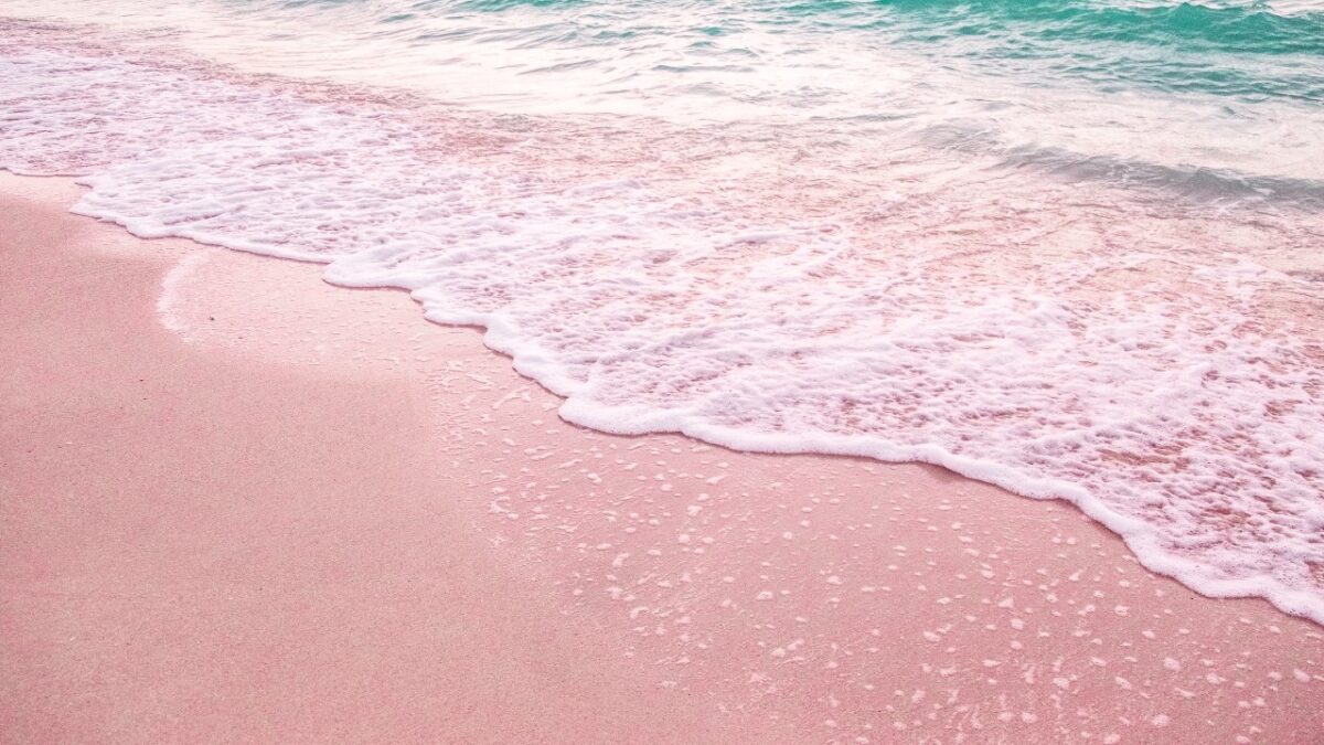 Le 5 Spiagge Rosa più belle del Mondo. Paradisi unici!