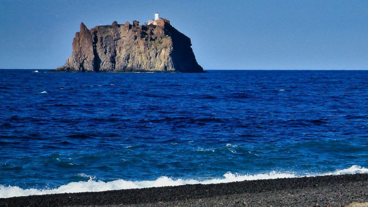 Le Spiagge più belle delle Isole Eolie. La nostra Top 4!