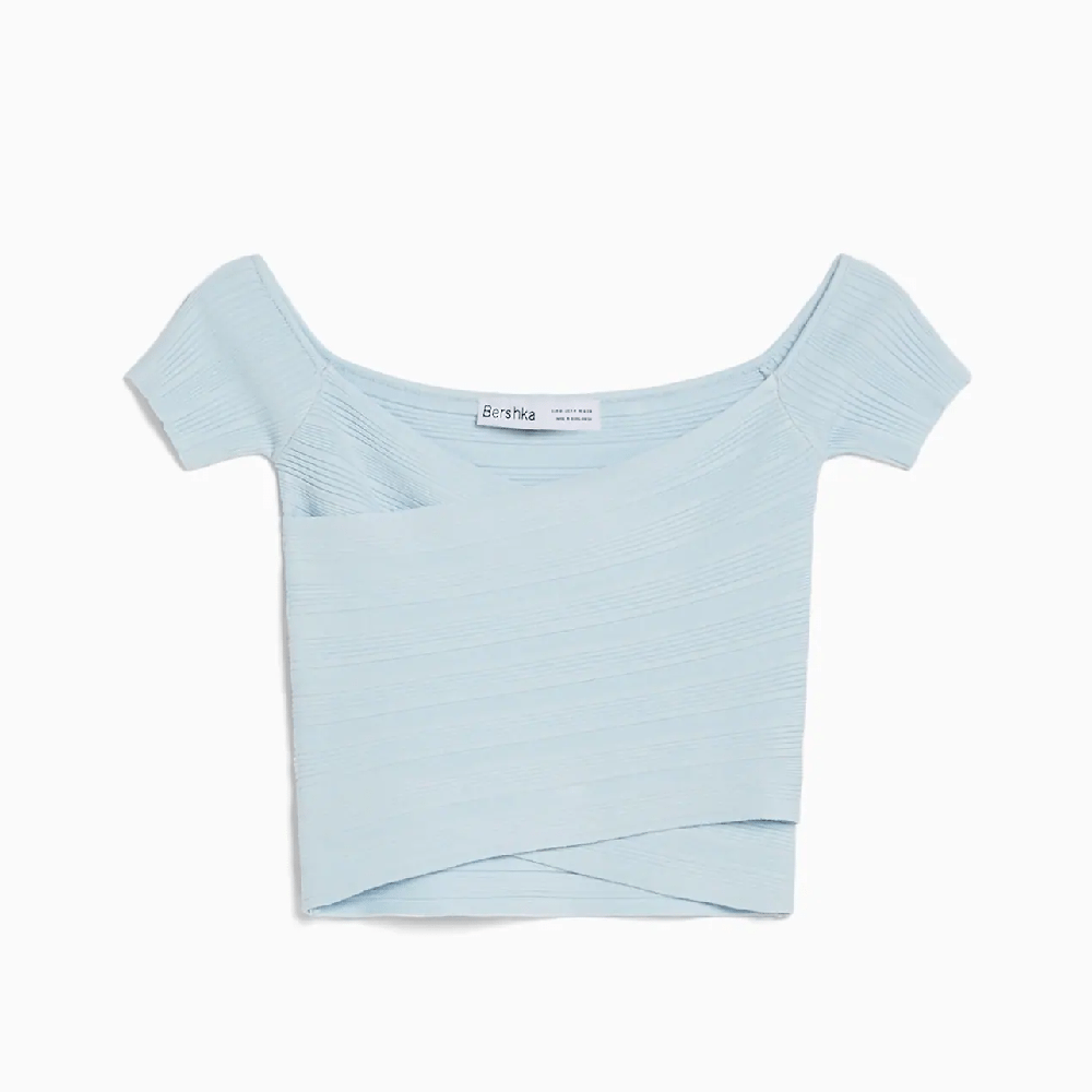 Galleria foto '11 top con spalle scoperte che non vedrai l’ora di indossare!' - foto 5