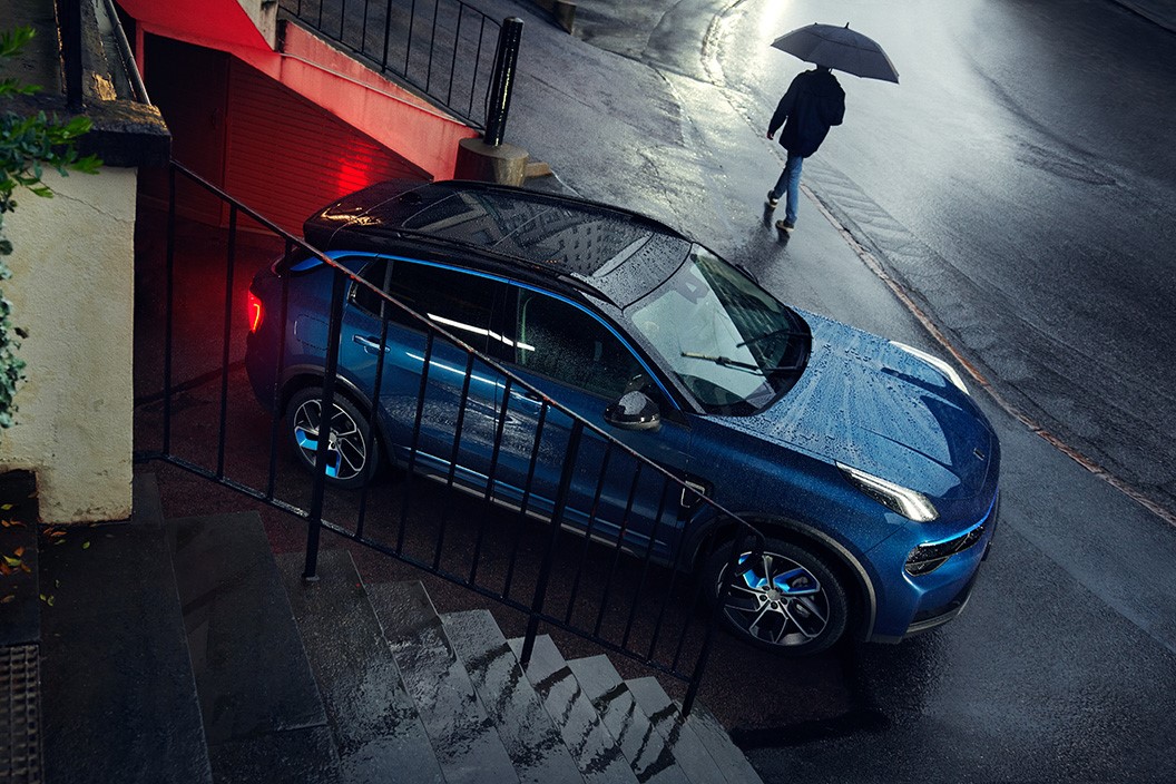 Galleria foto 'Aiways U5 vs Lynk&Co 01, la Sfida dei SUV Cinesi!' - foto 5