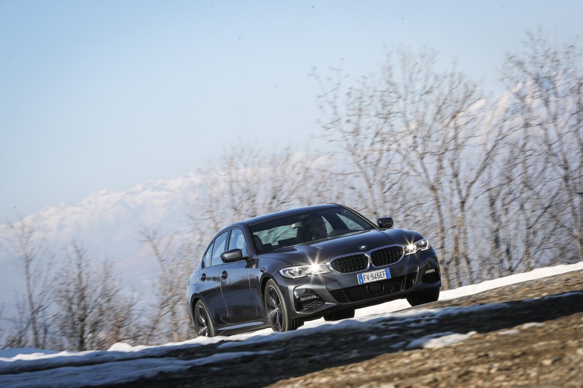 Galleria foto 'Alfa Romeo Giulia vs BMW Serie 3, una sfida tra Berline di Classe!' - foto 5