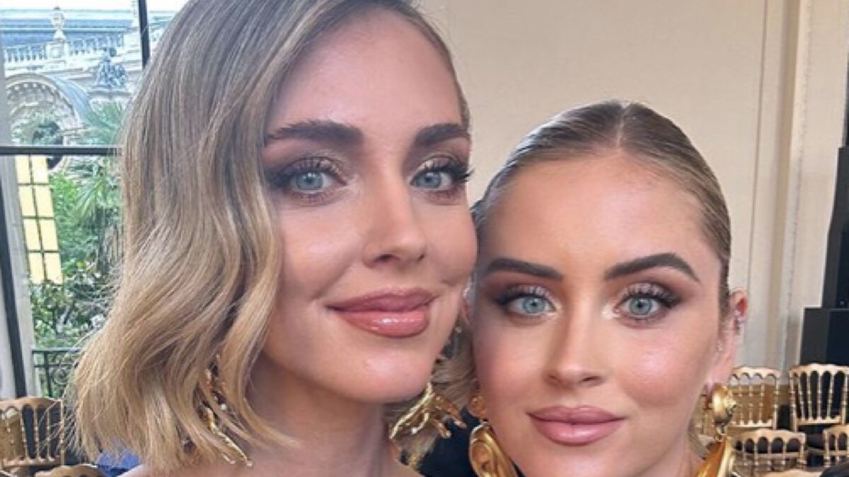Chiara Ferragni inaugura la Paris Fashion Week con il Look firmato Schiapparelli