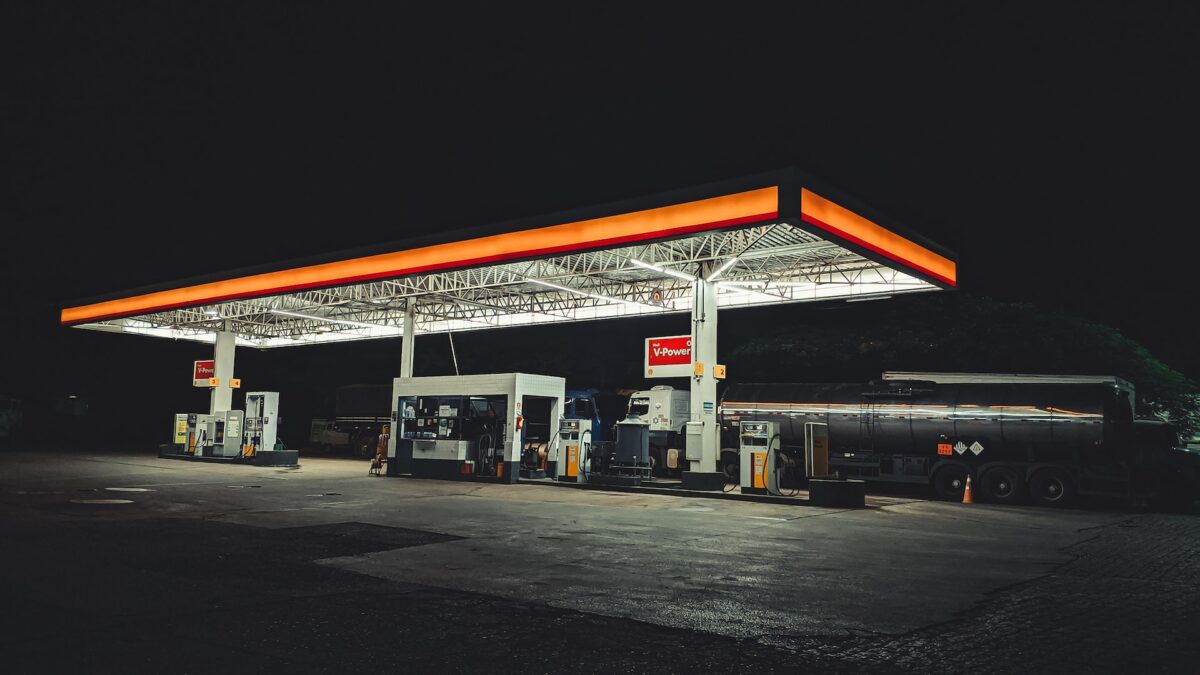 Galleria foto 'Ecco cosa ne sarà dei Distributori di Benzina con l’arrivo dell’Elettrico…' - foto 2