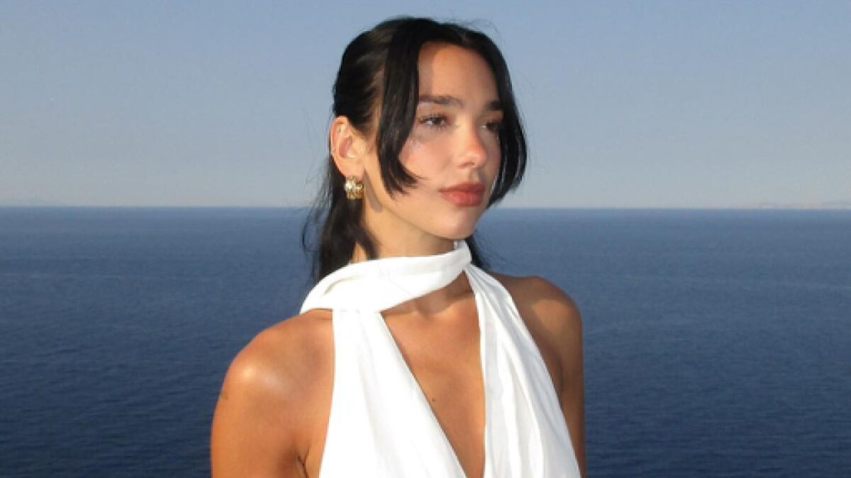Dua Lipa più innamorata che mai: la sensuale cantante lo ammette così (FOTO)