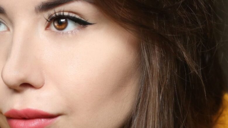 eyeliner occhi incappucciati