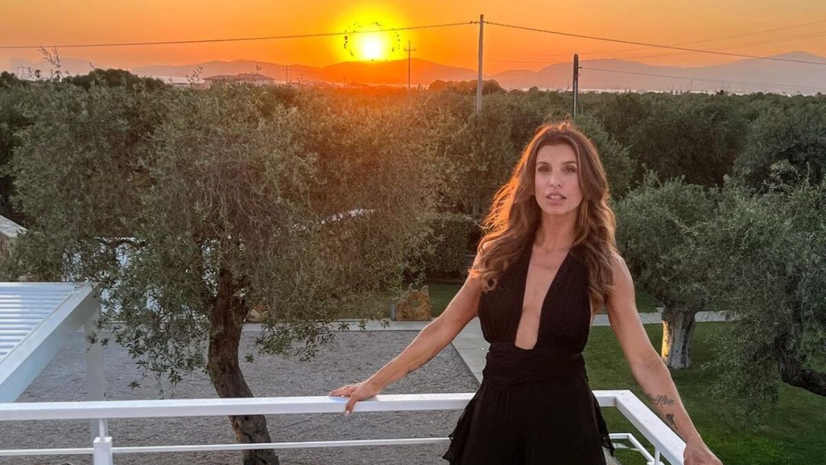 Elisabetta Canalis fa indignare i Fan: il resort di lusso in Sardegna è troppo!
