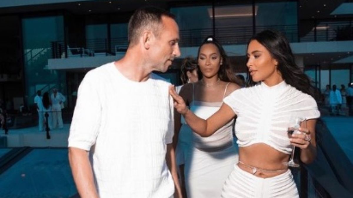 Kim Kardashian, la body chain di diamanti è un lusso a sei zeri. Da non credere!