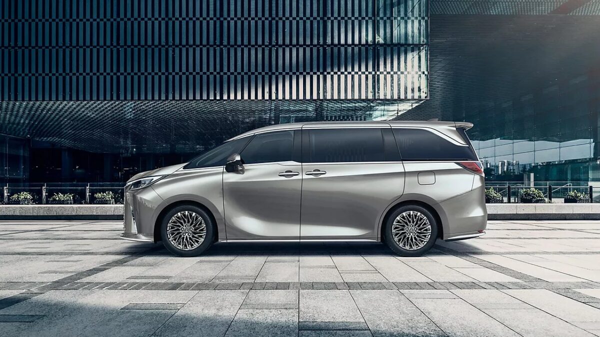 Galleria foto 'Lexus LM, un Minivan di Prima Classe. Che Lusso!' - foto 4