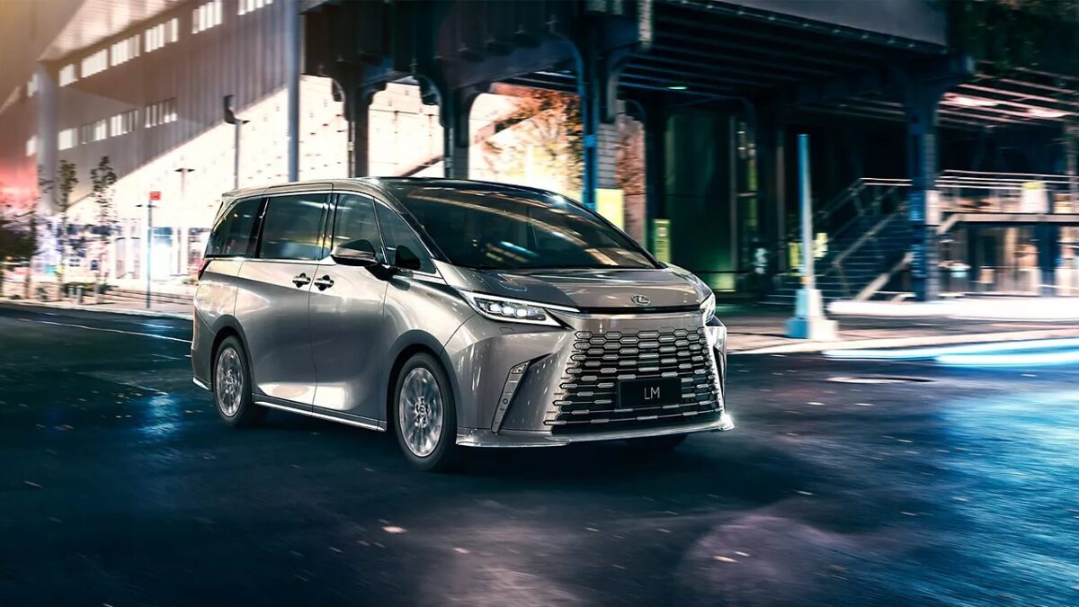 Lexus LM, un Minivan di Prima Classe. Che Lusso!