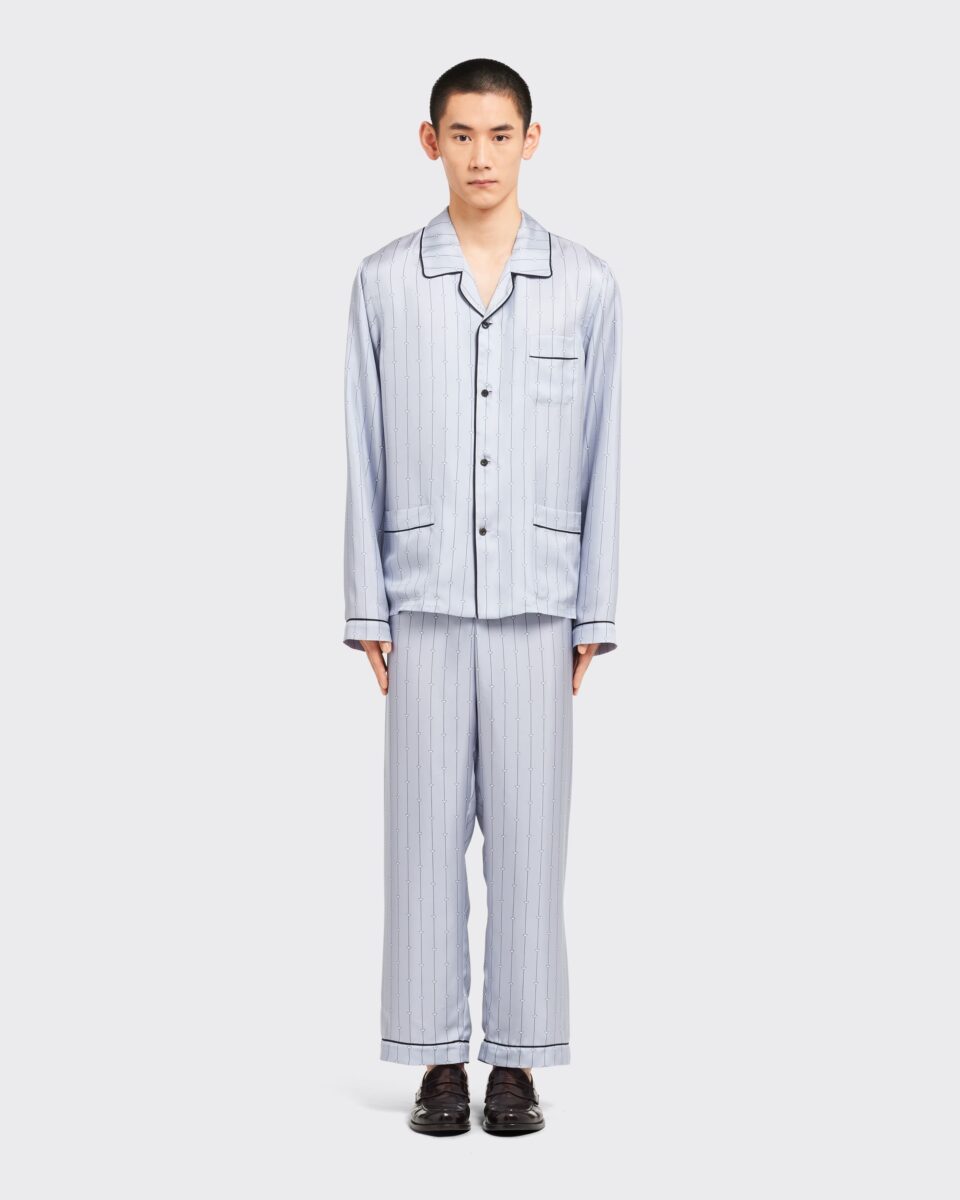 Galleria foto '4 Pigiami in Seta Maschili da in indossare fuori Casa, per un’Estate super cool!' - foto 2