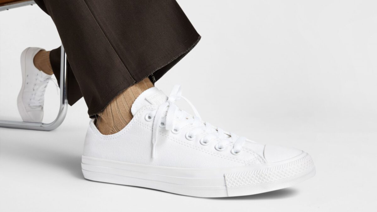 5 Sneakers Total White Essenziali, è questo il Trend dell’Estate!