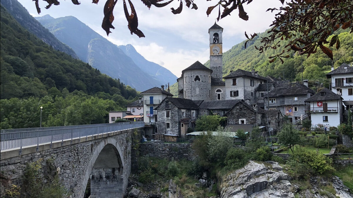 Estate in Canton Ticino: 5 suggestivi Borghi della Valle Verzasca