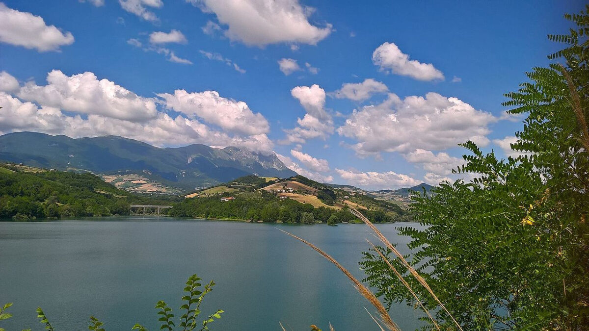 Abruzzo, 4 borghi da sogno da visitare nei dintorni del Lago di Penne