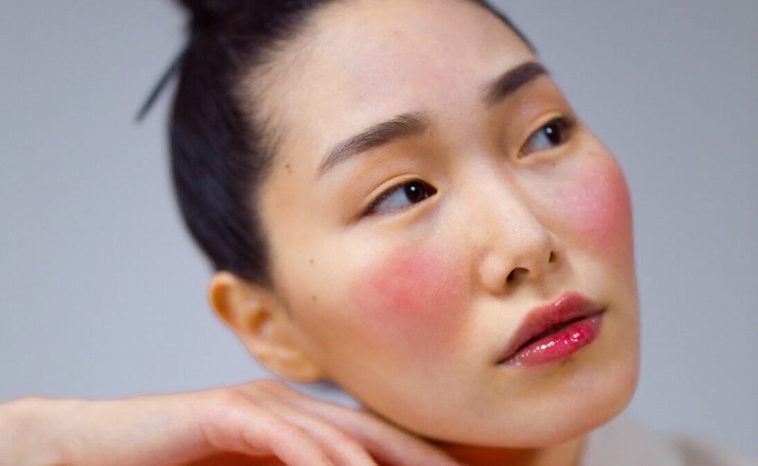 Galleria foto 'Come realizzare un trucco effetto lifting in soli 5 step. Ecco come fare…' - foto 3