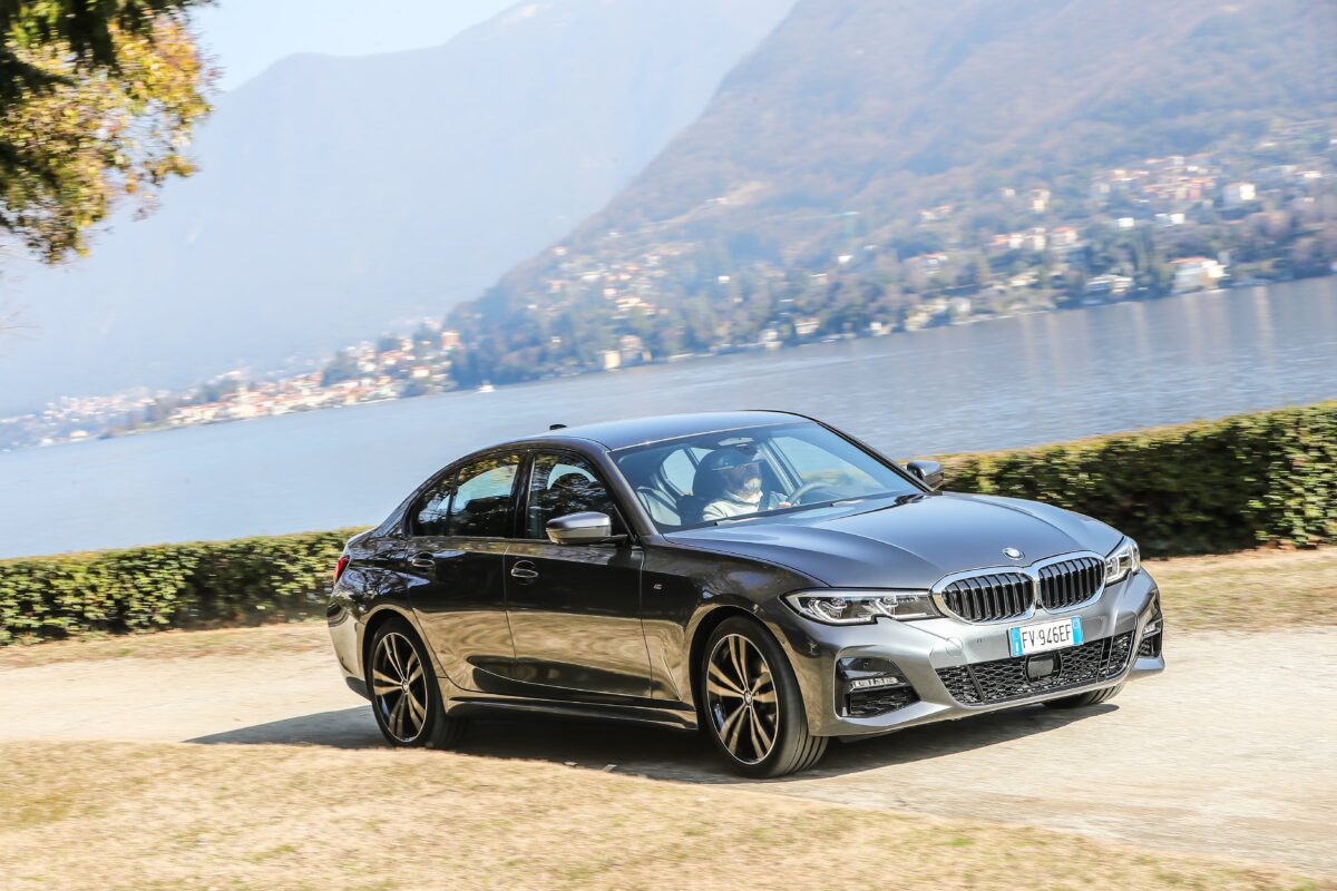 Galleria foto 'Alfa Romeo Giulia vs BMW Serie 3, una sfida tra Berline di Classe!' - foto 3