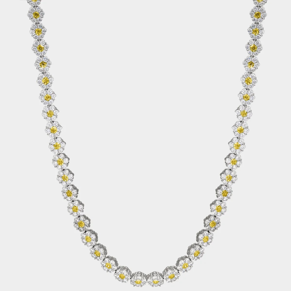 Galleria foto '5 Collane da Uomo perfette per impreziosire i look Estivi' - foto 4