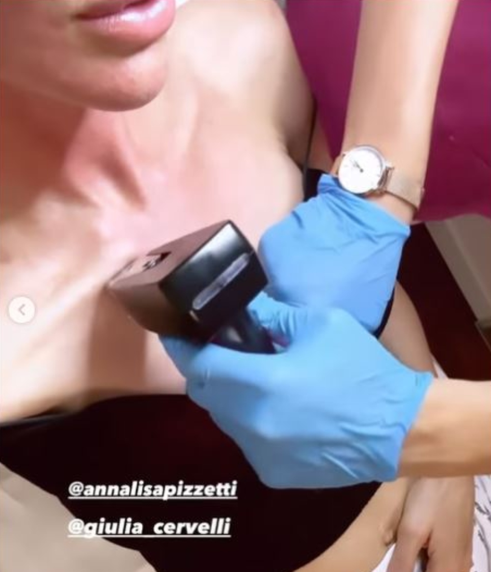 Galleria foto 'Ilary Blasi non bada a spese: il trattamento Beauty per restare giovane costa una fortuna!' - foto 1