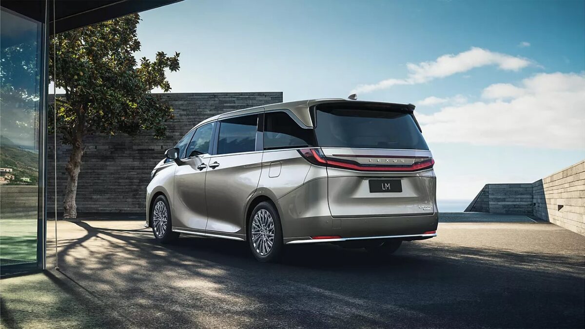 Galleria foto 'Lexus LM, un Minivan di Prima Classe. Che Lusso!' - foto 3